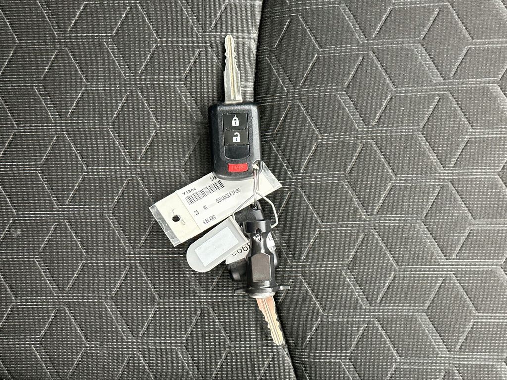 MitsubishiOutlander Sport33