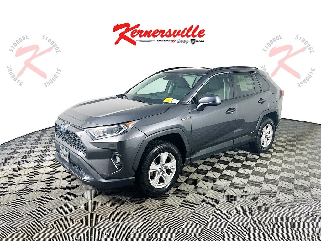 2021 Toyota RAV4 Hybrid XLE photo 3