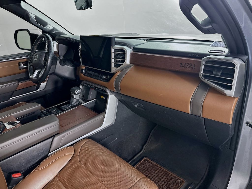 ToyotaTundra Hybrid32