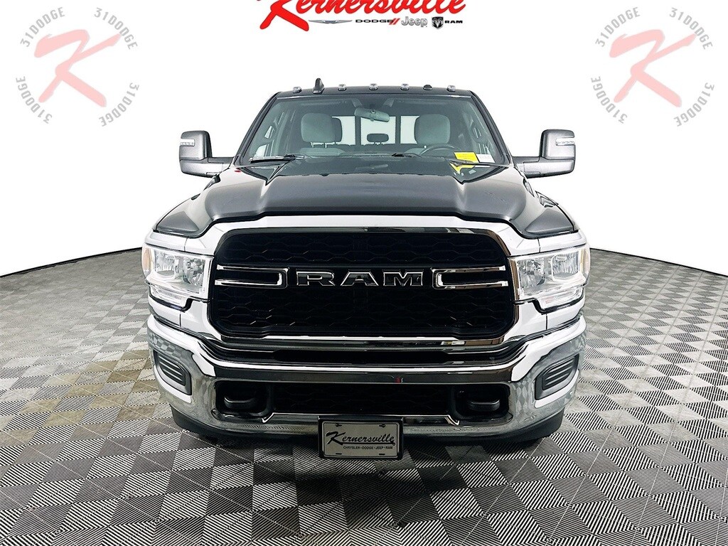 2023 Ram 3500 Tradesman photo 2