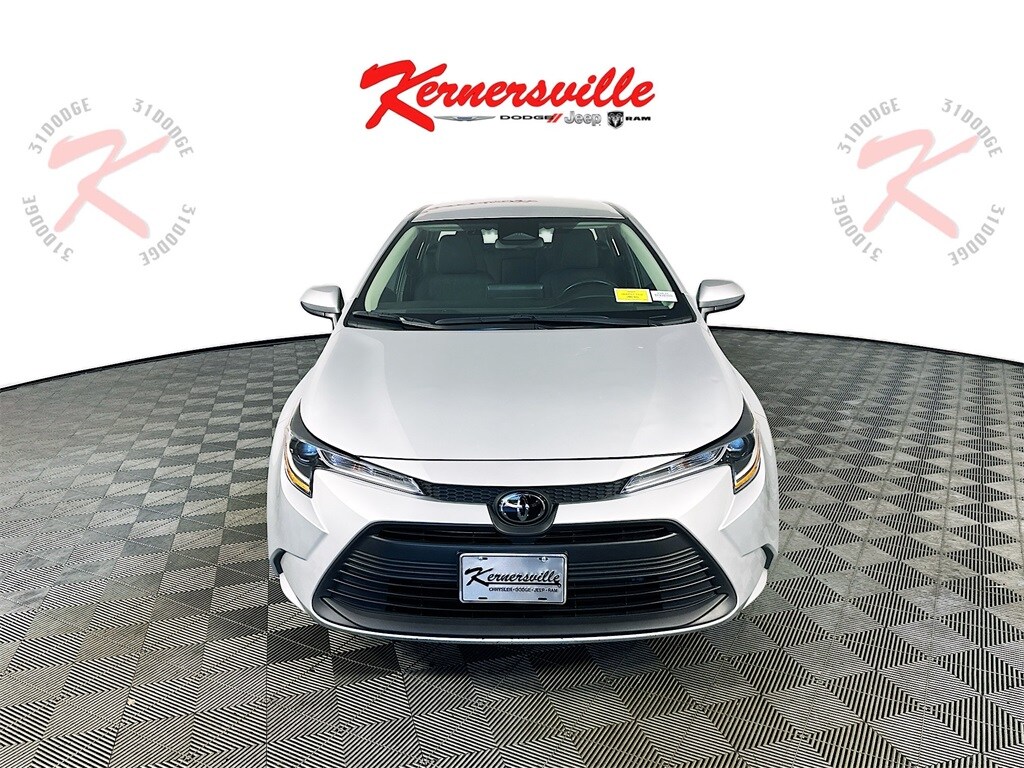 2024 Toyota Corolla LE photo 2