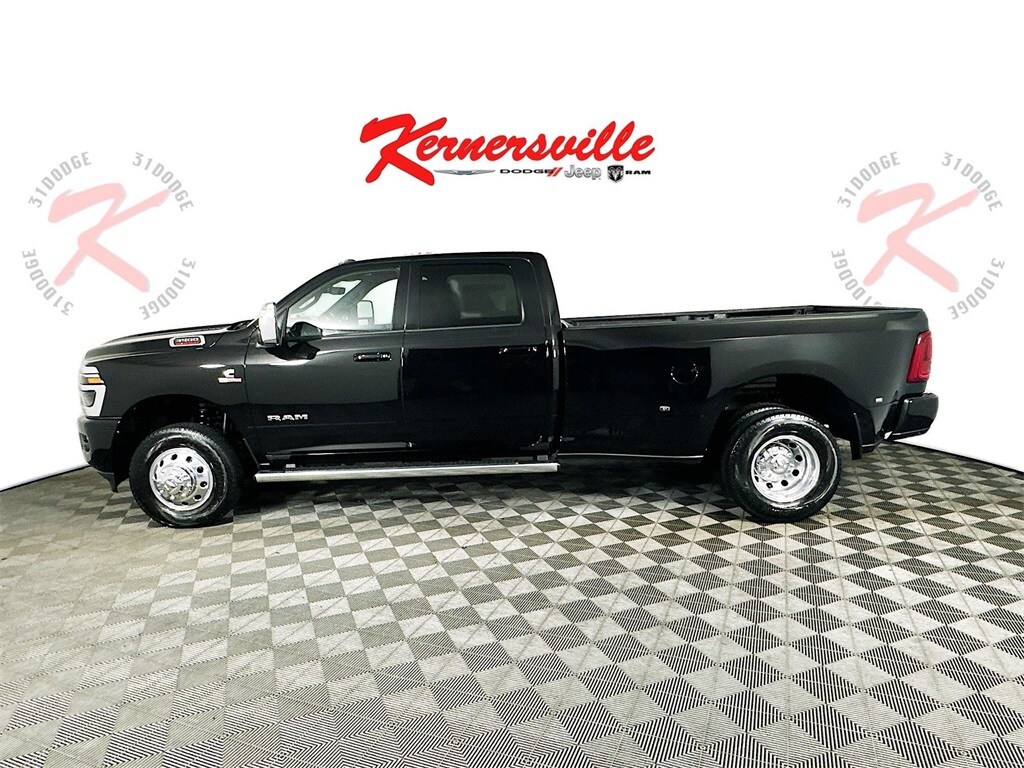 2025 Ram 3500 Laramie photo 4