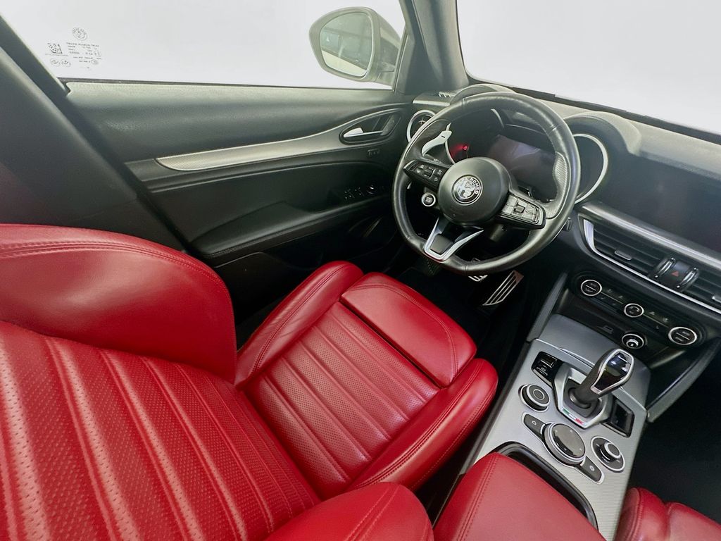 Alfa RomeoStelvio9