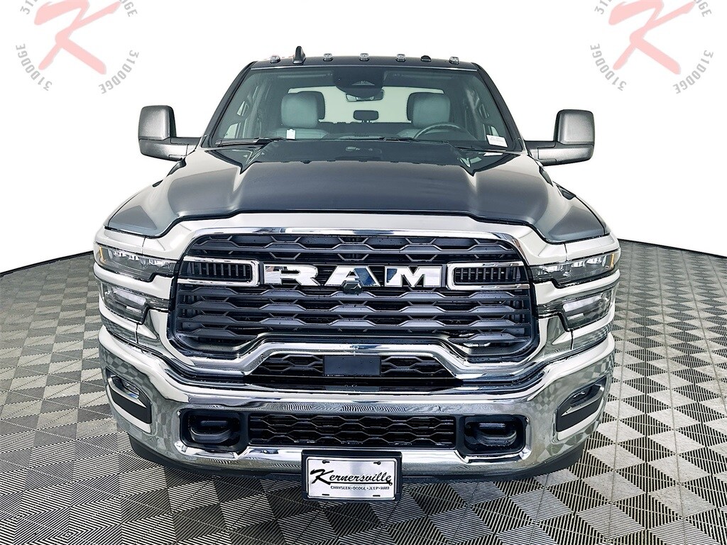 2025 Ram 3500 Tradesman photo 2