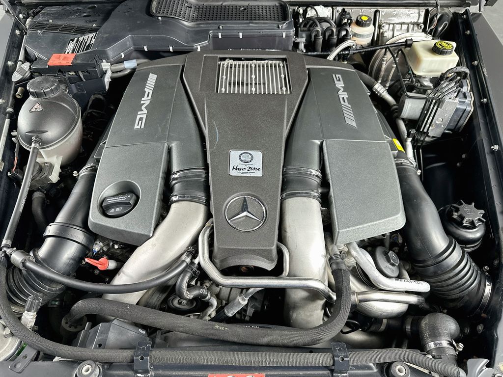 Mercedes-BenzG-Class32