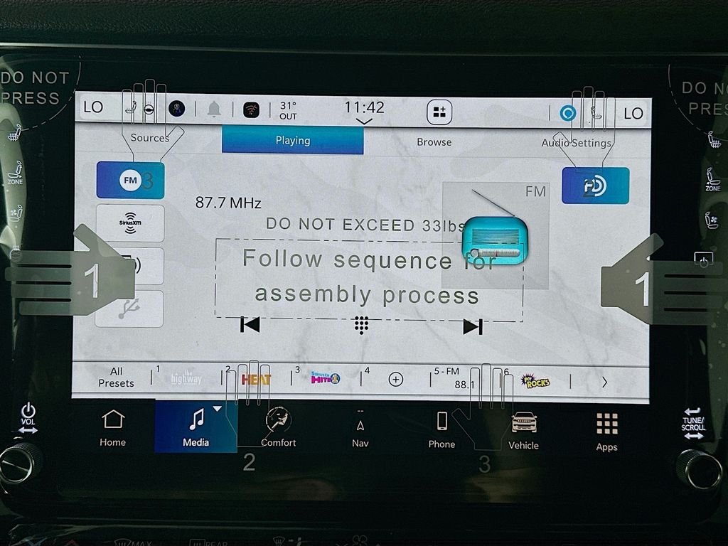 JeepGrand Wagoneer L13