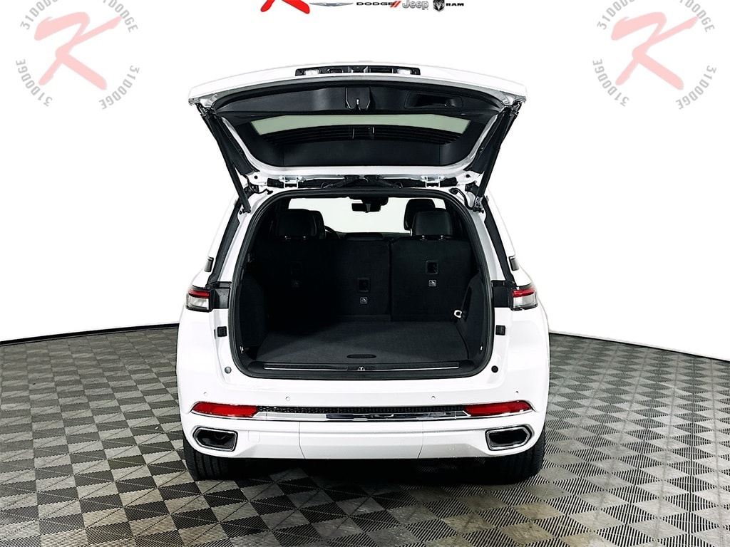 JeepGrand Cherokee16