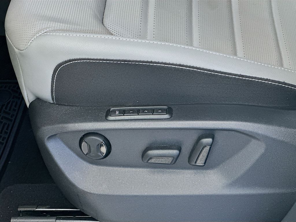 VolkswagenAtlas Cross Sport22