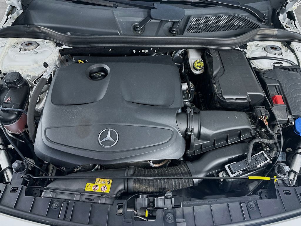 Mercedes-BenzGLA31