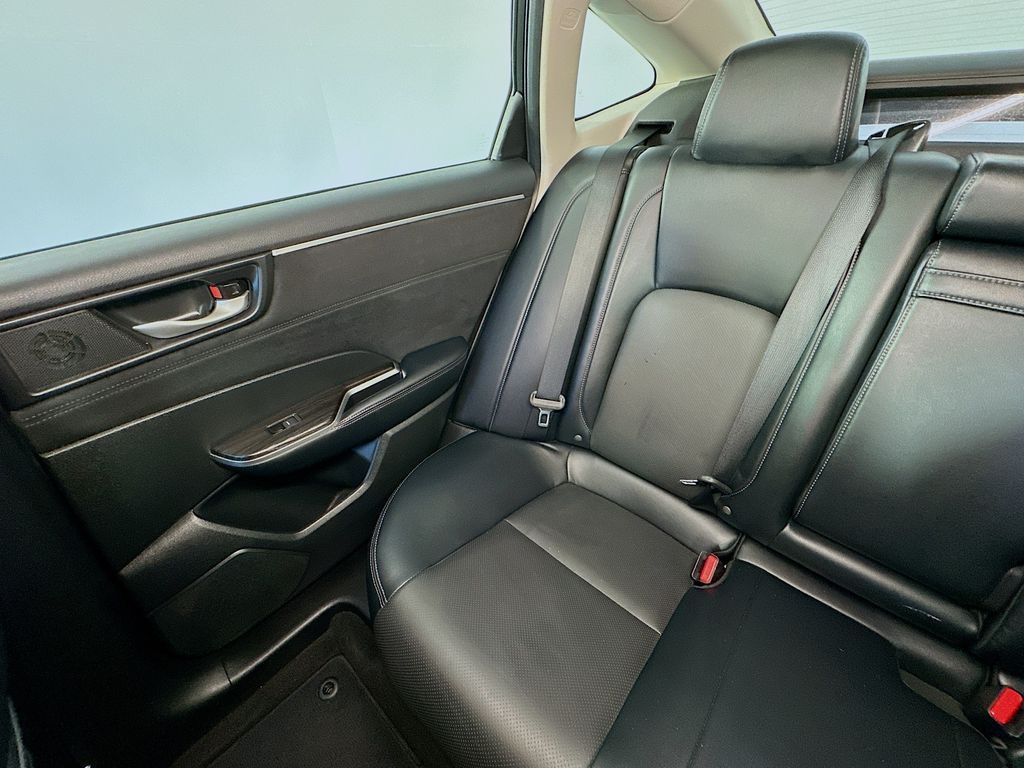 HondaClarity Plug-In Hybrid12