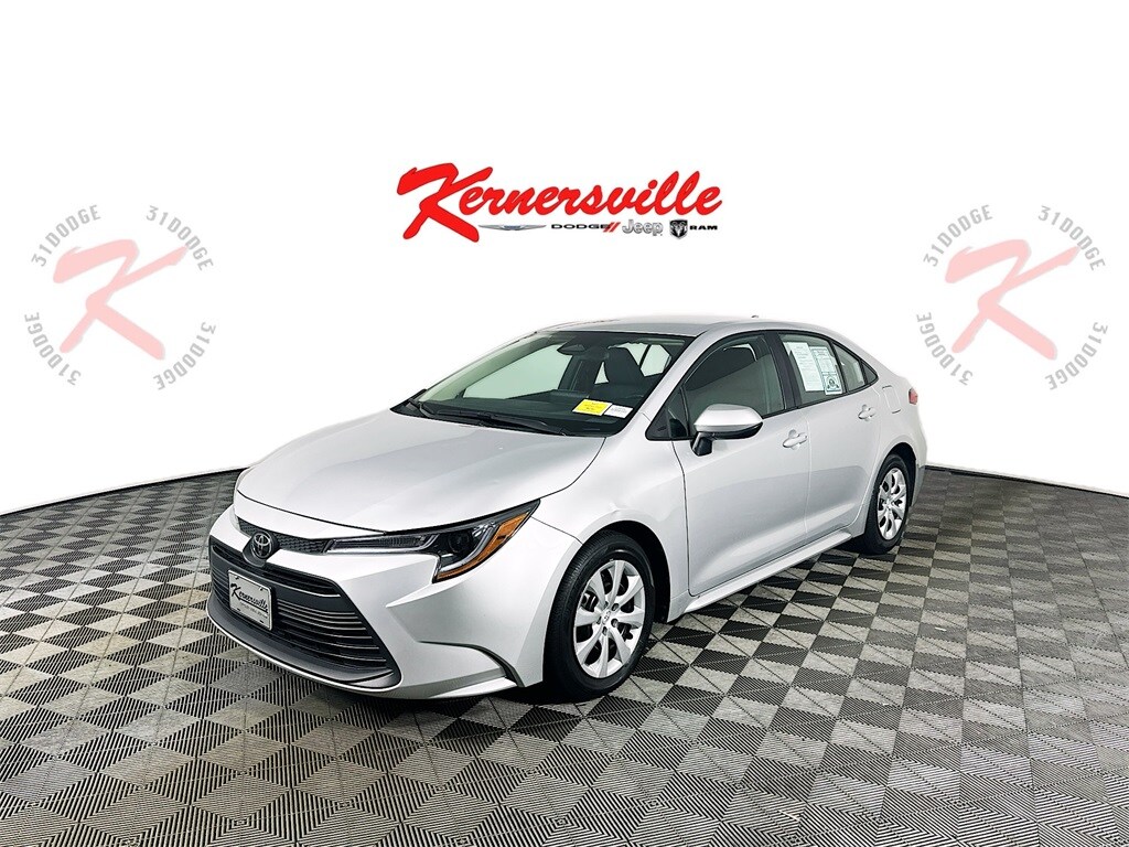 2024 Toyota Corolla LE photo 3