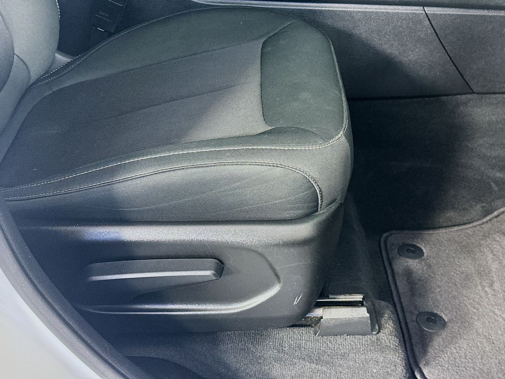 JeepGrand Cherokee L23