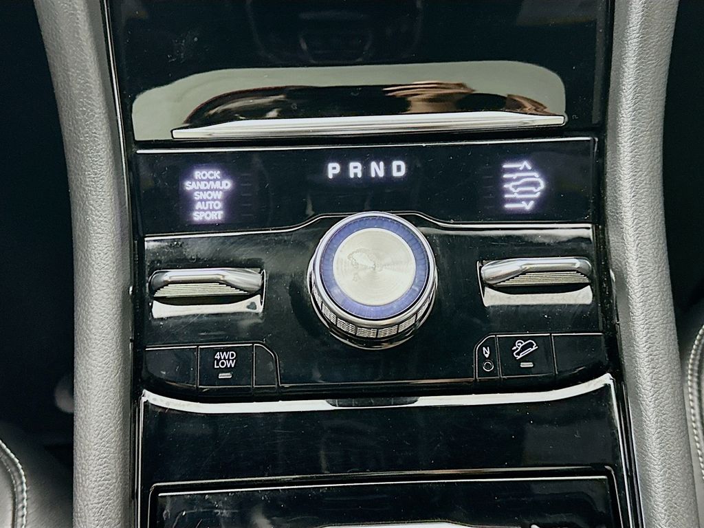 JeepGrand Cherokee16