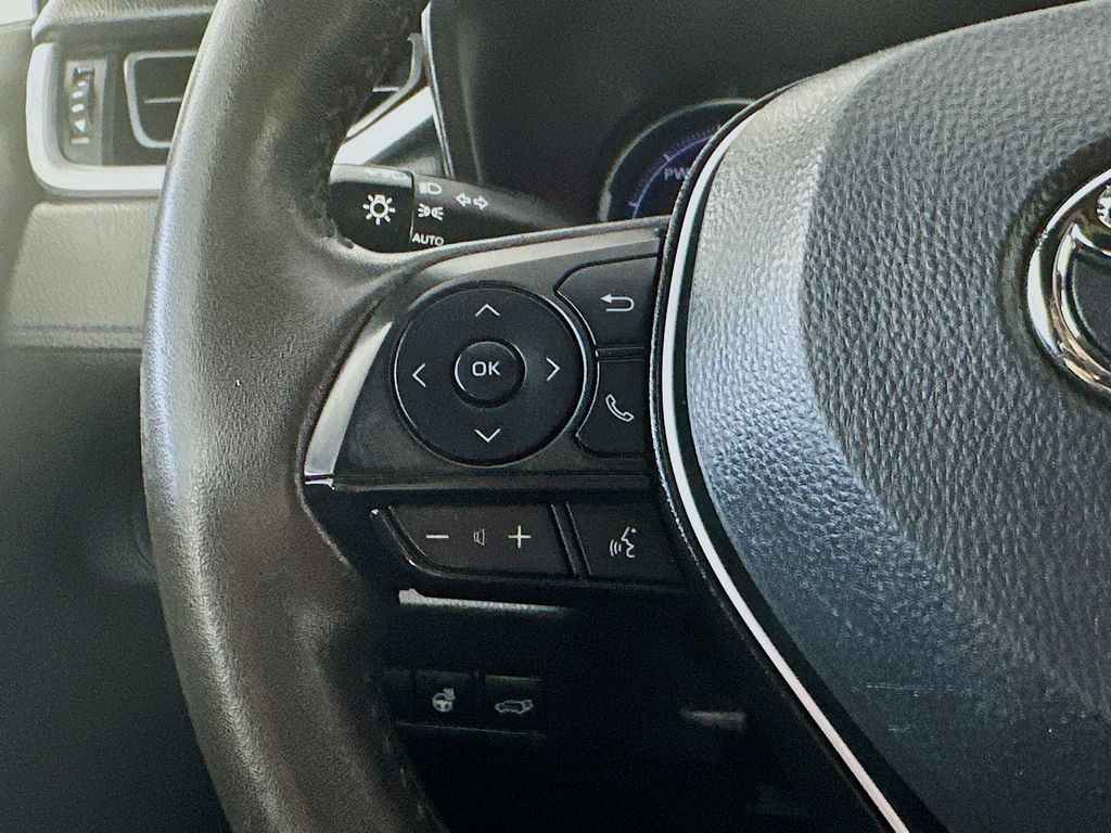 ToyotaRAV4 Hybrid25