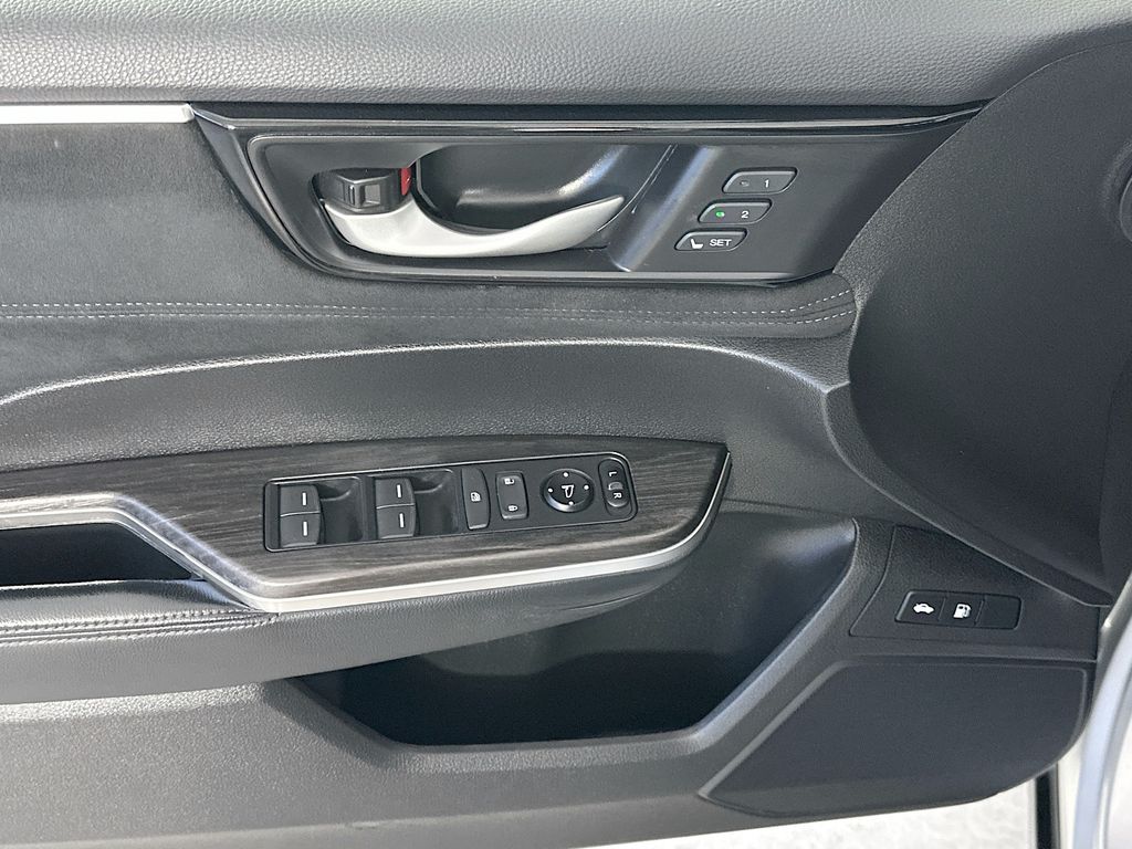 HondaClarity Plug-In Hybrid24