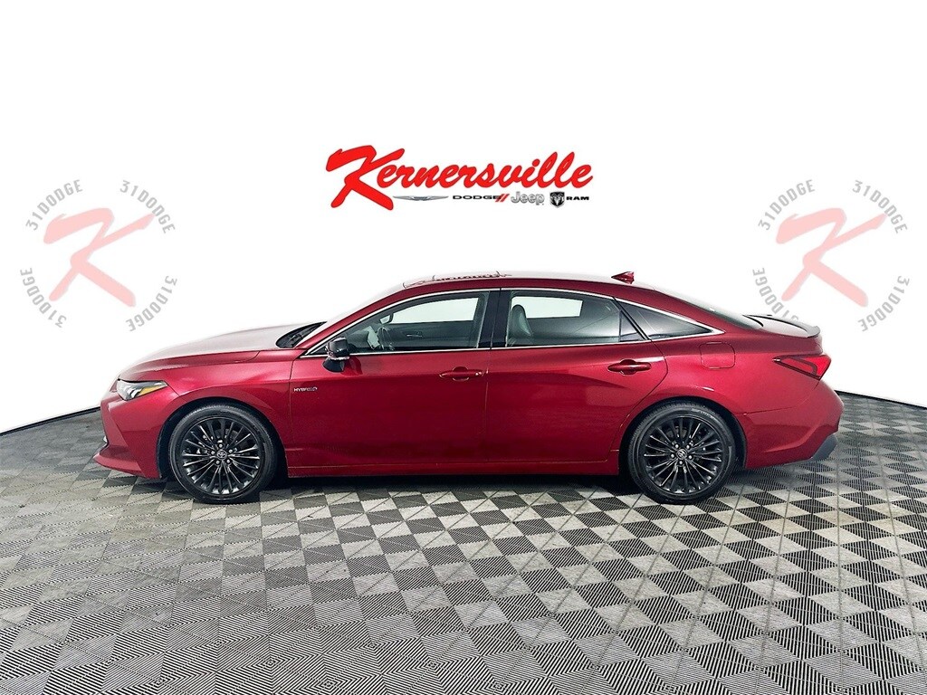 2021 Toyota Avalon Hybrid XSE photo 4