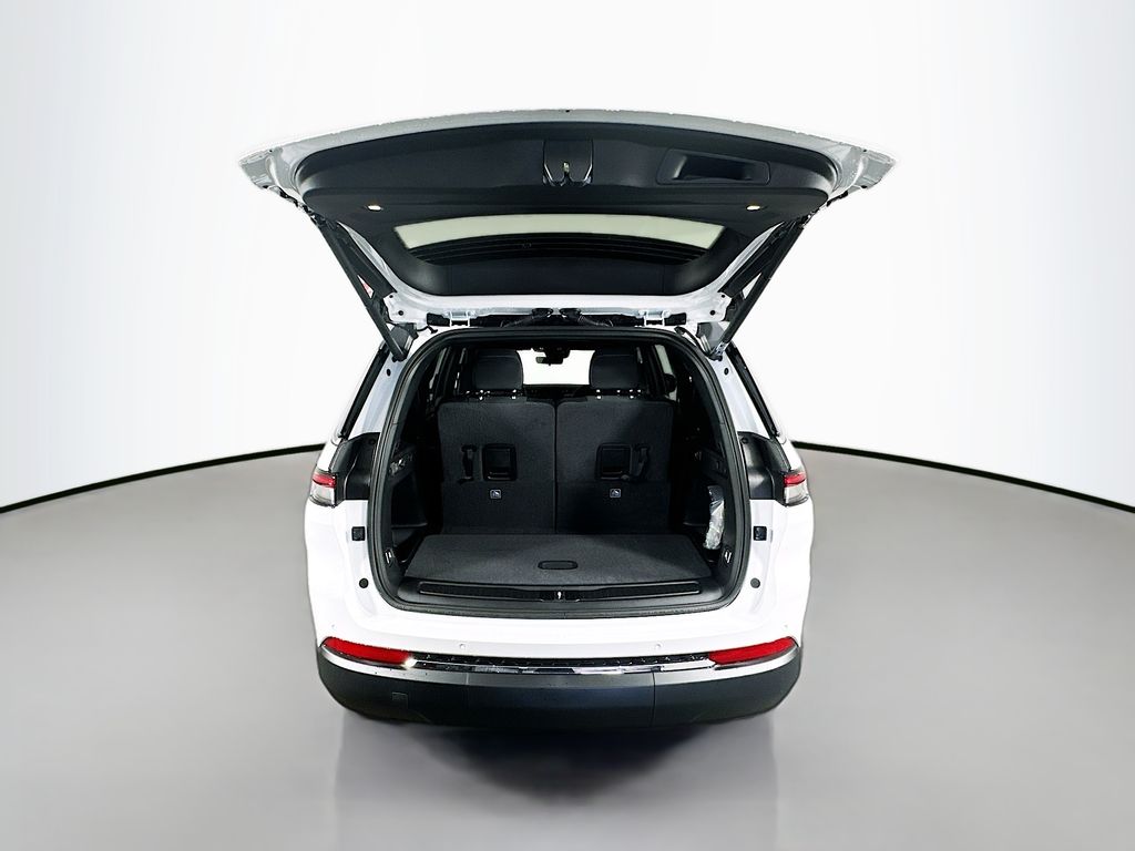 JeepGrand Cherokee L16