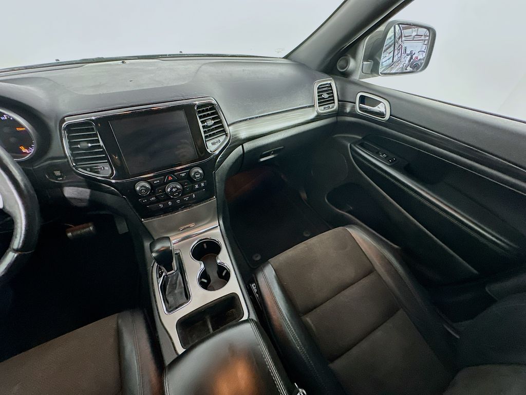 JeepGrand Cherokee11