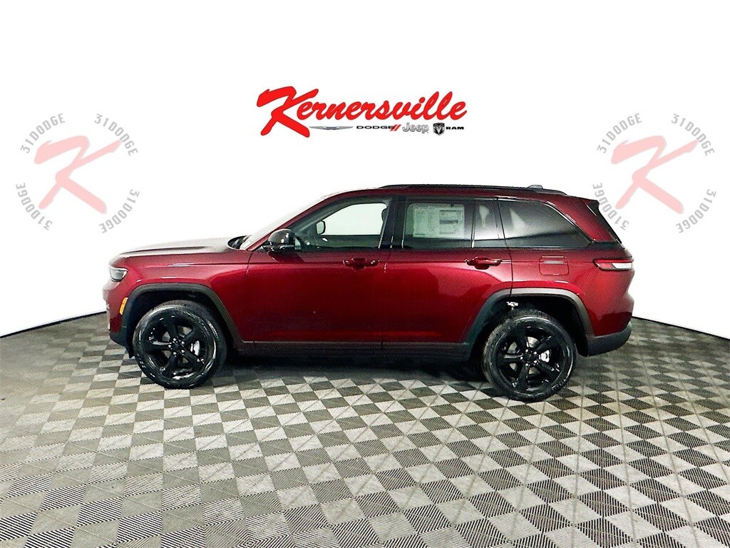 2025 Jeep Grand Cherokee Altitude photo 4