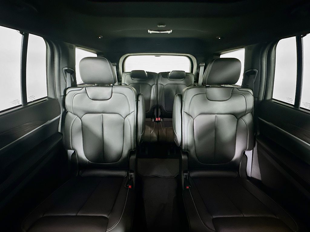 JeepGrand Cherokee L10