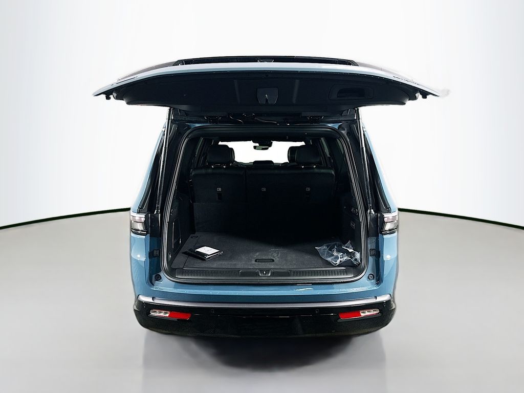 JeepGrand Wagoneer L15