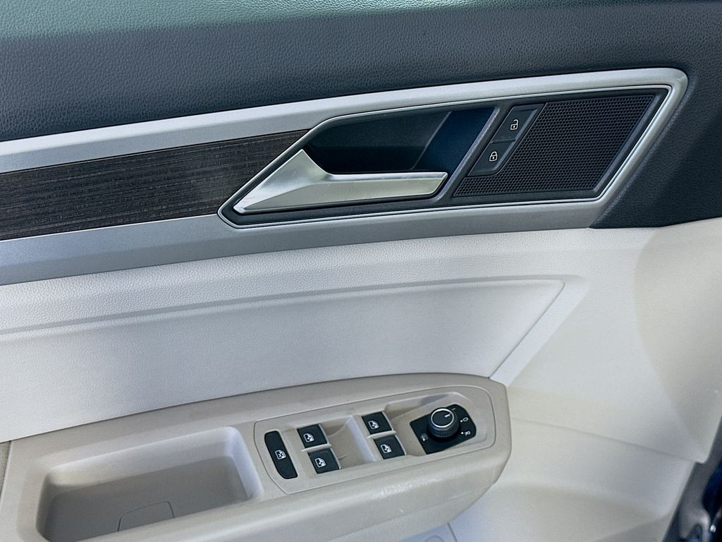 VolkswagenAtlas24