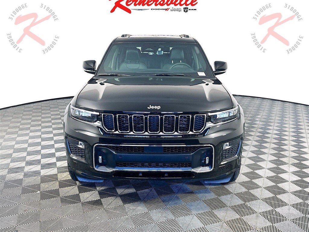2025 Jeep Grand Cherokee Overland photo 2