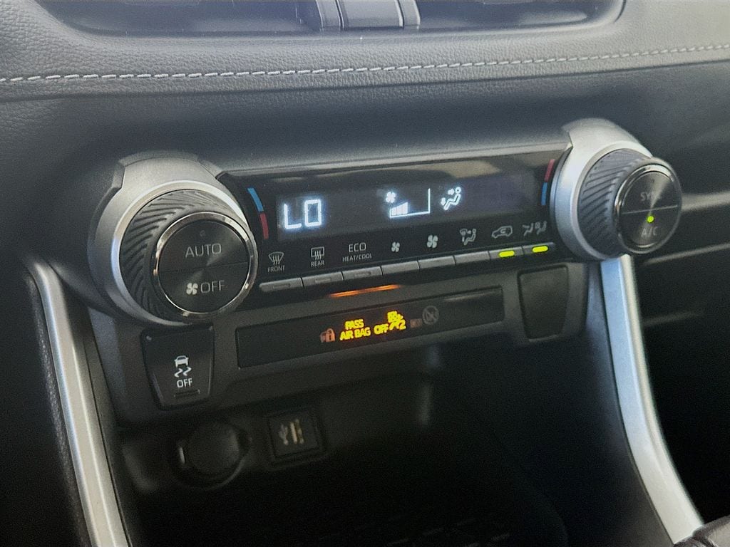 ToyotaRAV4 Hybrid18
