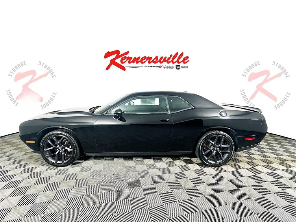 2021 Dodge Challenger SXT photo 3