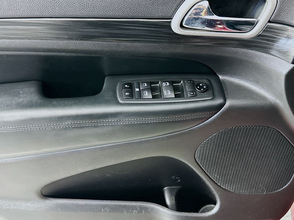 JeepGrand Cherokee23