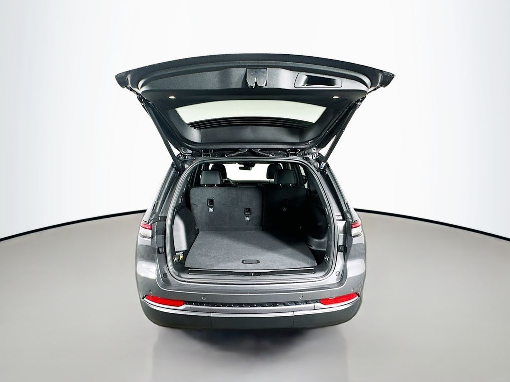 JeepGrand Cherokee16