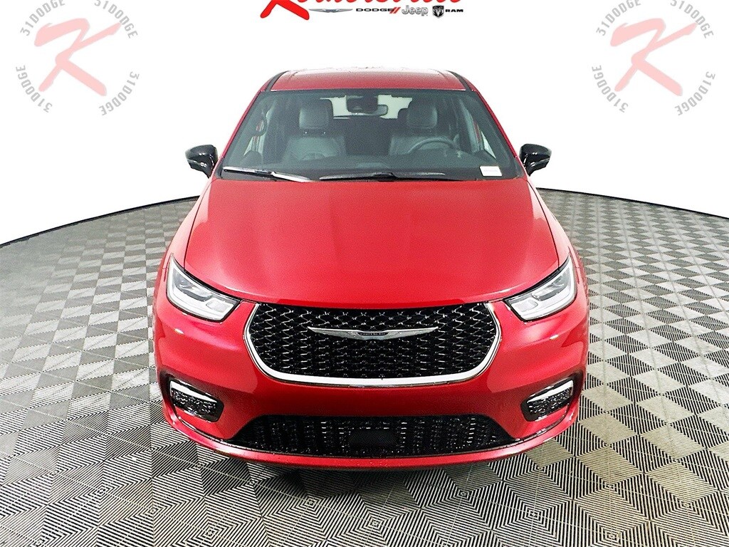 2025 Chrysler Pacifica photo 2