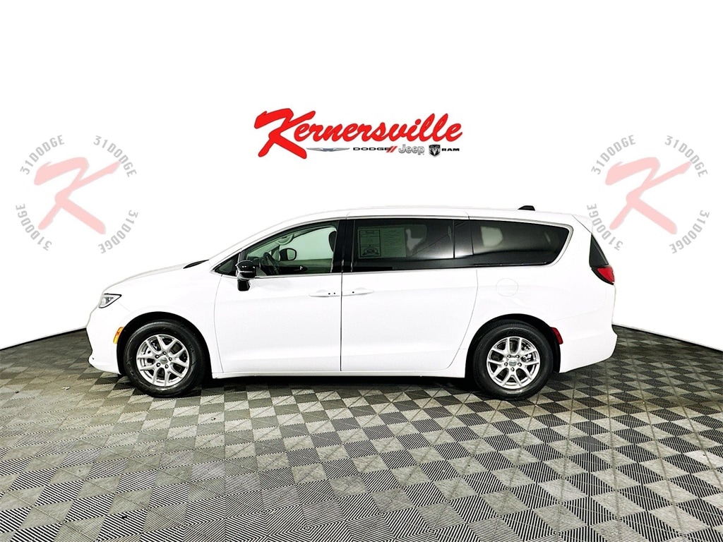 Used 2024 Chrysler Pacifica Touring L Passenger Van