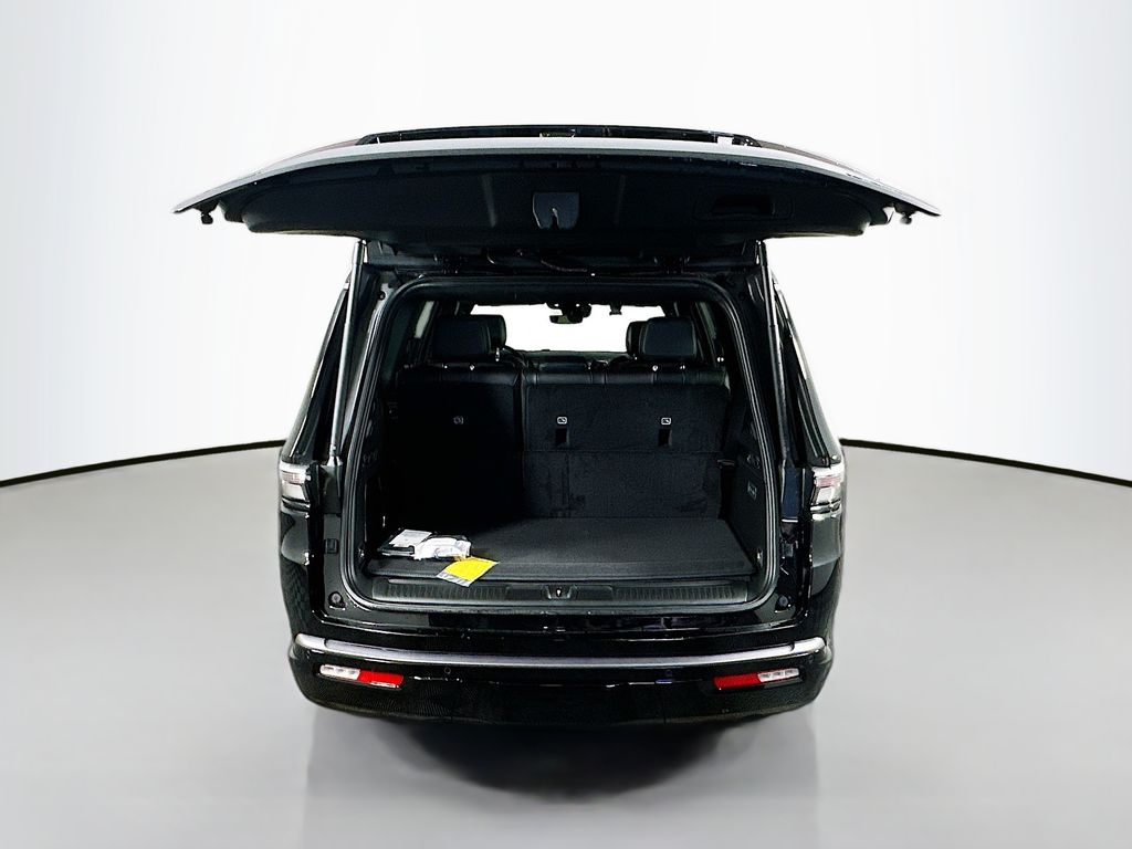 JeepGrand Wagoneer16