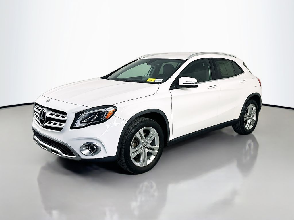 Mercedes-BenzGLA3