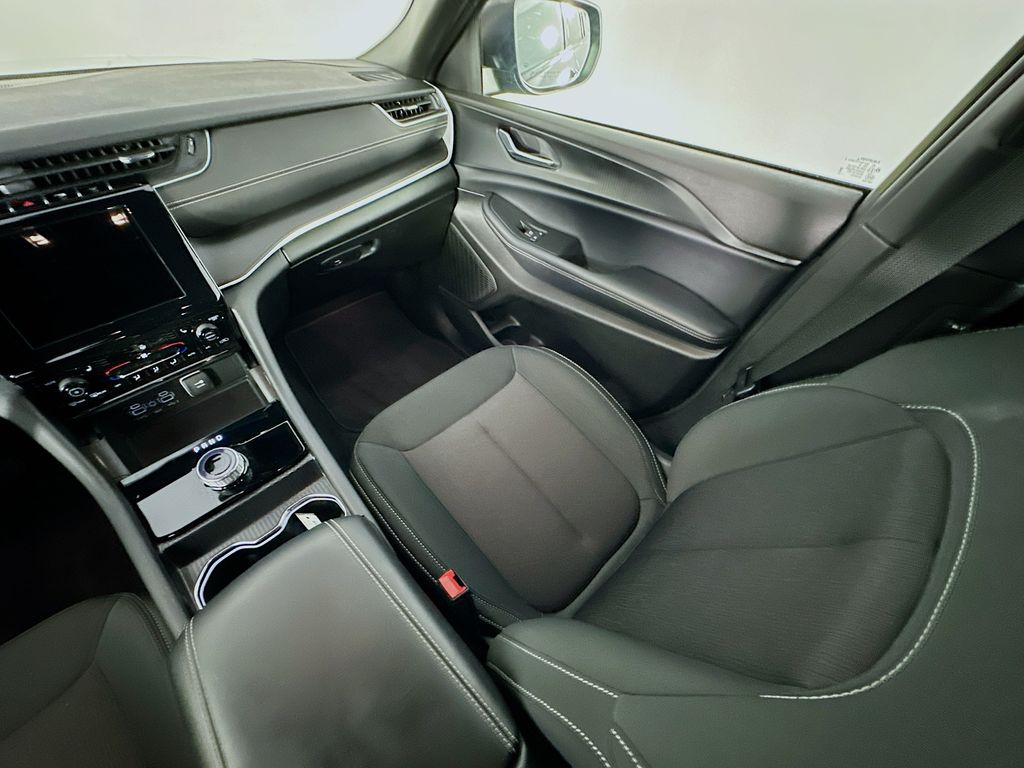 JeepGrand Cherokee L11