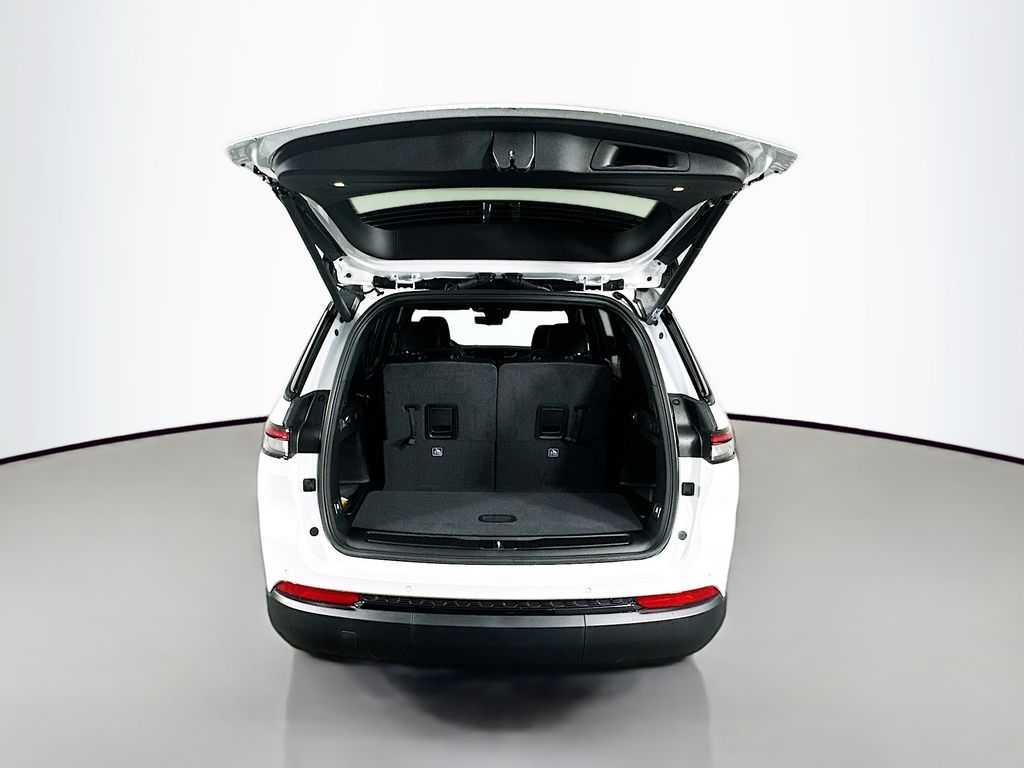 JeepGrand Cherokee L16