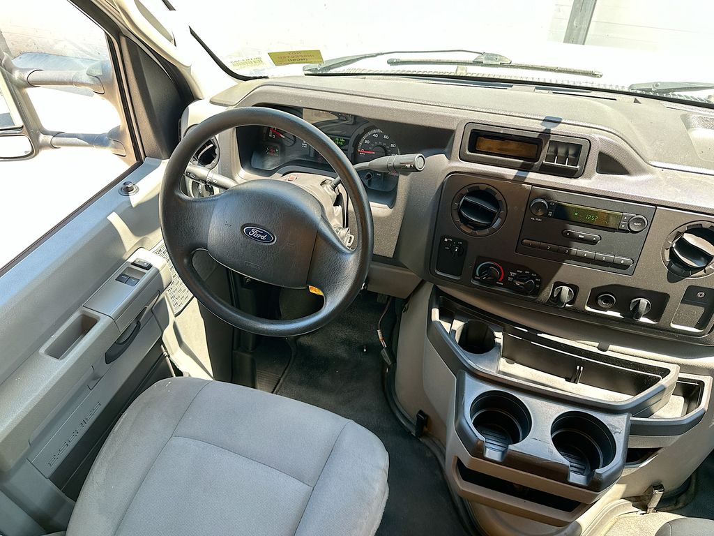 FordE-450SD9
