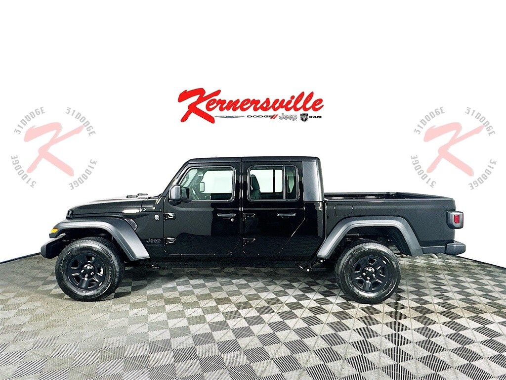 2025 Jeep Gladiator Sport photo 3