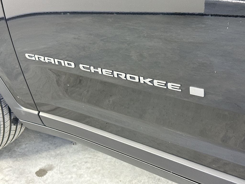 JeepGrand Cherokee L28