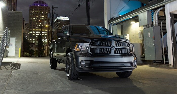 RAM 1500 Classic SLT BLACK EDITION - Auto Outlet : Auto Outlet