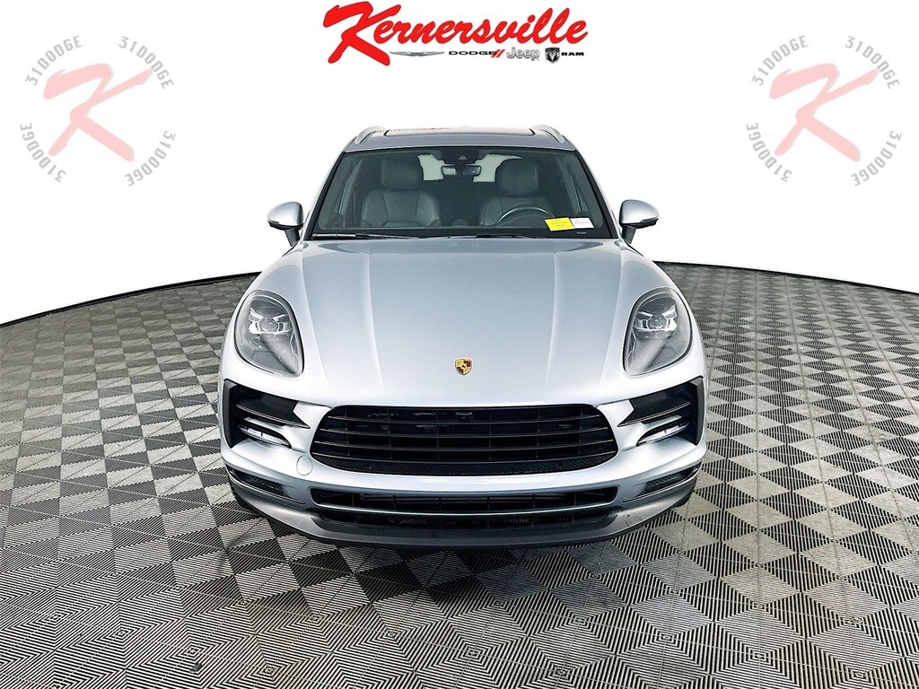 2021 Porsche Macan Base photo 2