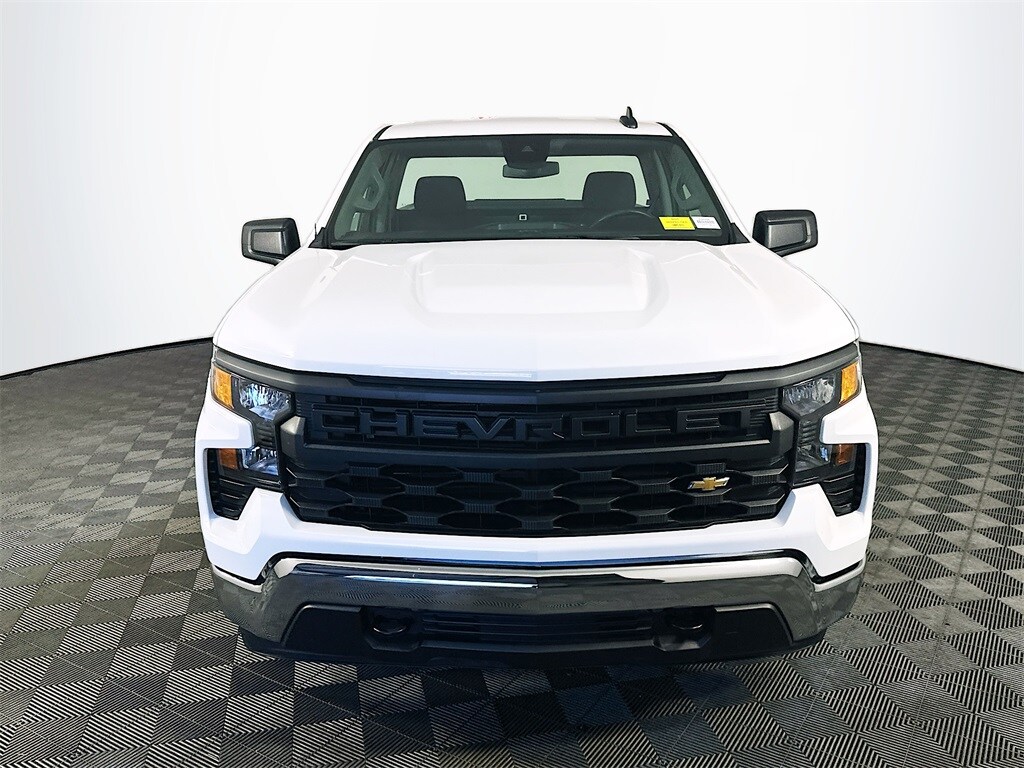 2024 Chevrolet Silverado 1500 photo 2