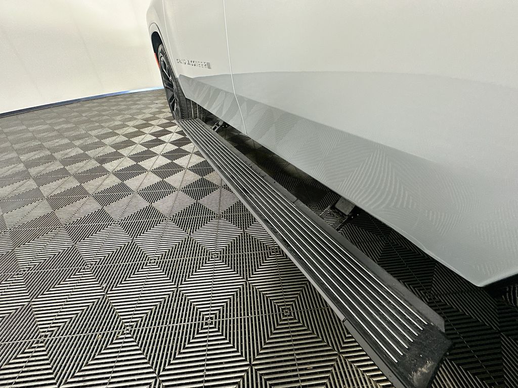 JeepGrand Wagoneer22