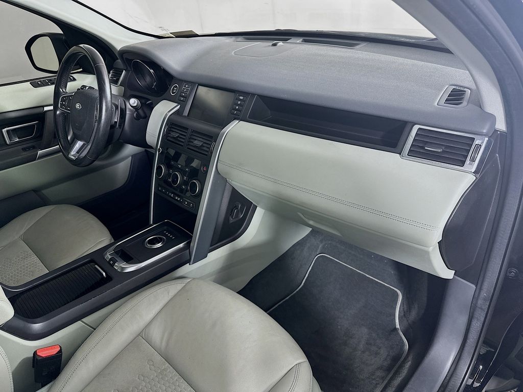Land RoverDiscovery Sport30