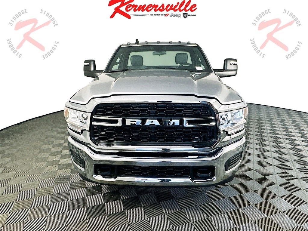 2024 Ram 2500 Tradesman photo 2