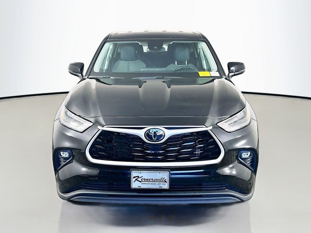 Used 2024 Toyota Highlander LE SUV