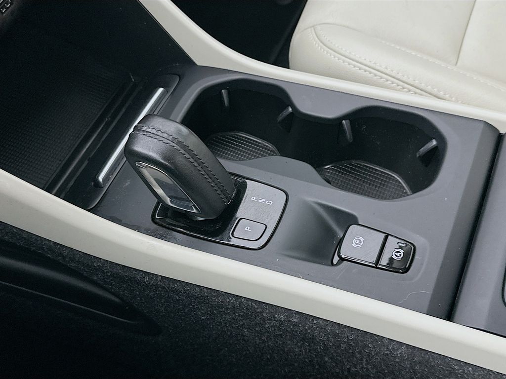 VolvoXC4016