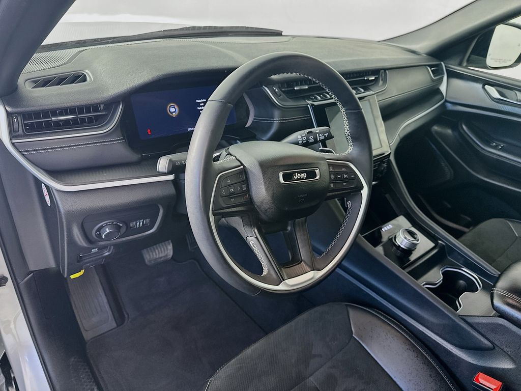 JeepGrand Cherokee L30