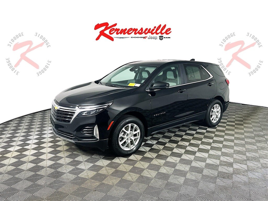 2024 Chevrolet Equinox LT photo 3